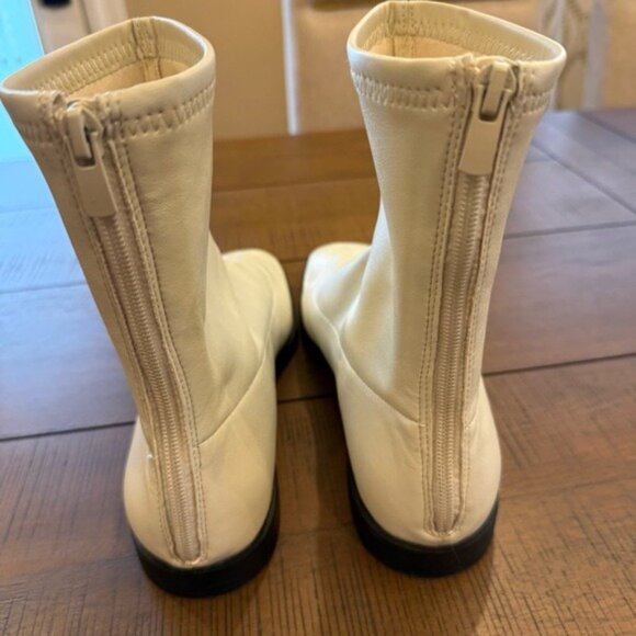 Charles & Keith Zip-Up Ankle Boots Chalk - Picture 5 of 12